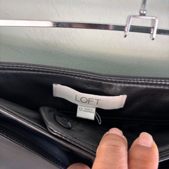 Loft Belted Slim Taper Faux Leather Pant Size 12 - Picture 4 of 5